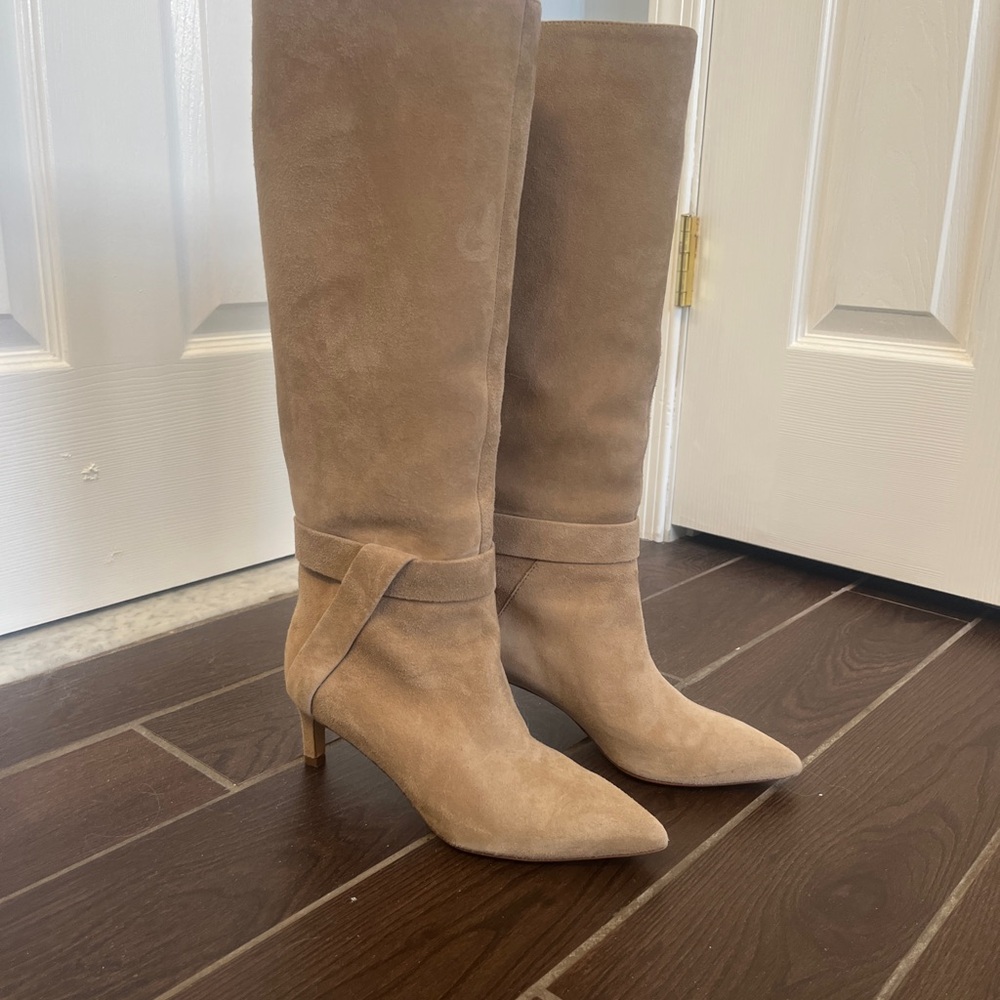 Banana Republic tall suede boot EUC
